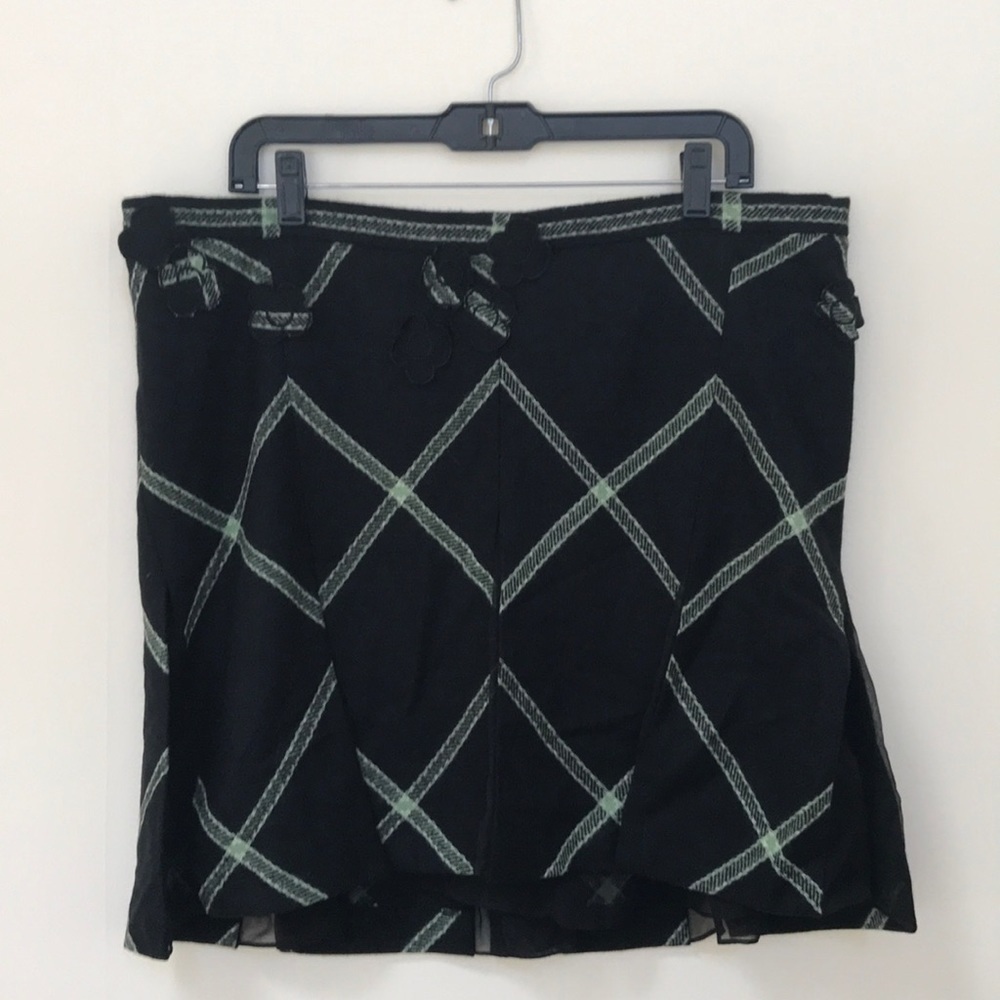 NWT! TOCCA 100% Wool Size L appliqué Skirt